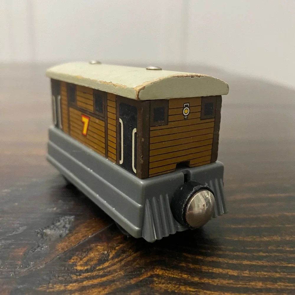 Thomas & Friends Wooden Railway Toby the Tram Engine Magnetic Train‎ No 7